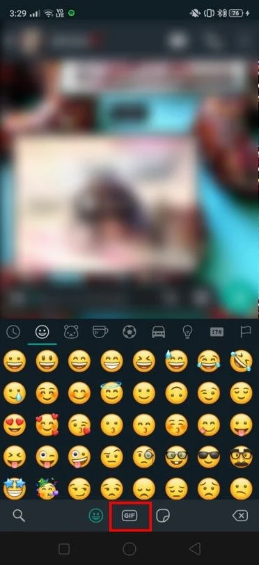 單擊位於底部面板中的“GIF”圖標。