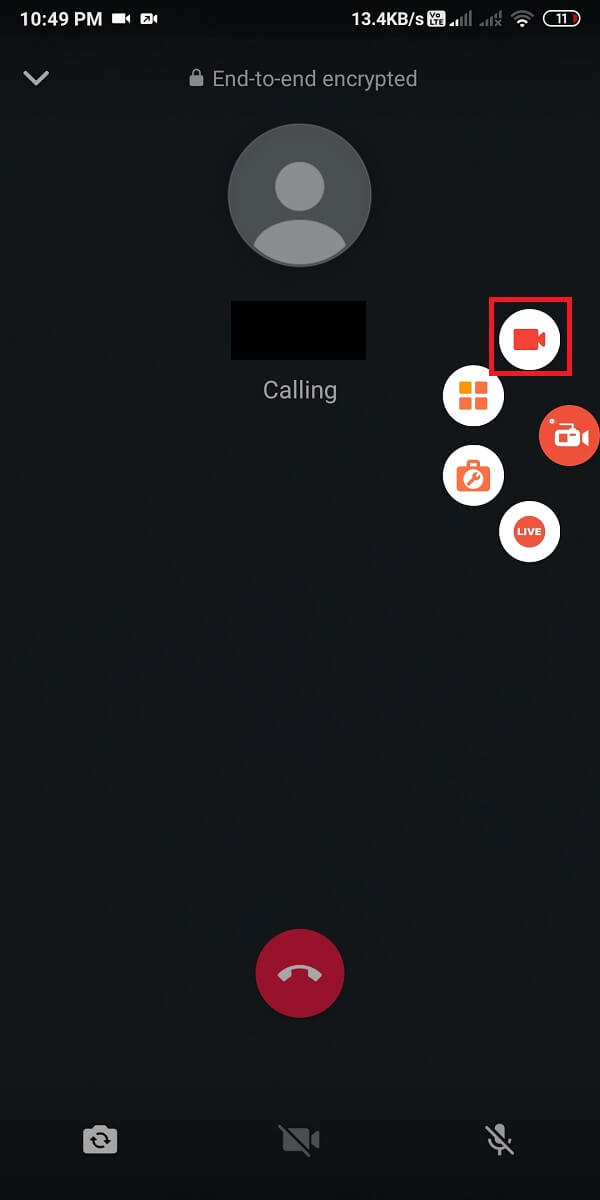 atingeți pictograma portocalie Cameră pentru a începe înregistrarea videoclipului WhatsApp. | Cum să înregistrați apeluri video și vocale WhatsApp