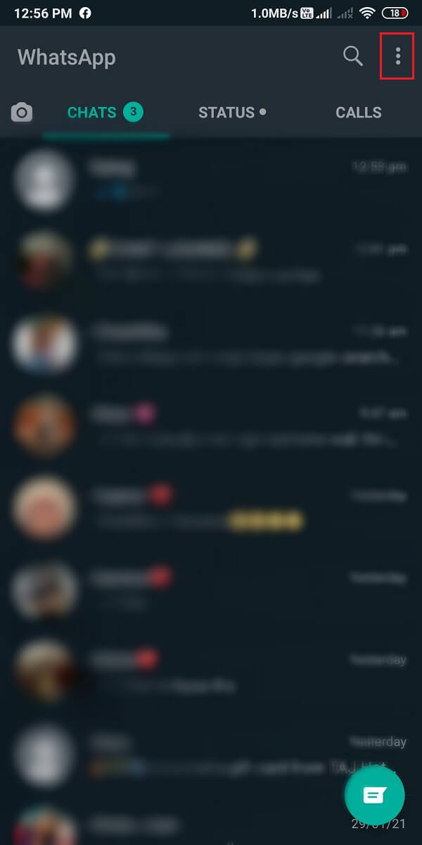 Ouvrez WhatsApp sur votre téléphone et appuyez sur les trois points verticaux | Correction des images Whatsapp ne s'affichant pas dans la galerie