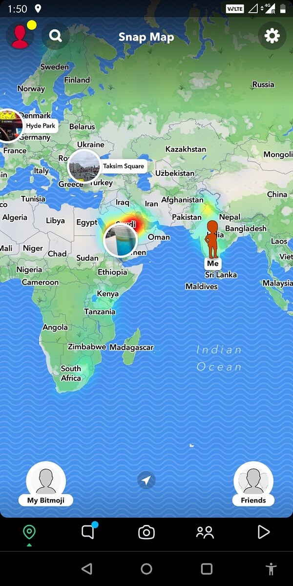 Commencez par activer votre « carte Snapchat ». Vous pouvez le faire en glissant vers le bas sur le bouton de l'appareil photo.