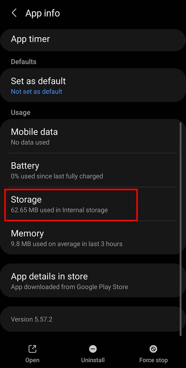 Il vous donnera accès à la page "Infos sur l'application". Ici, appuyez sur l'option "Stockage".