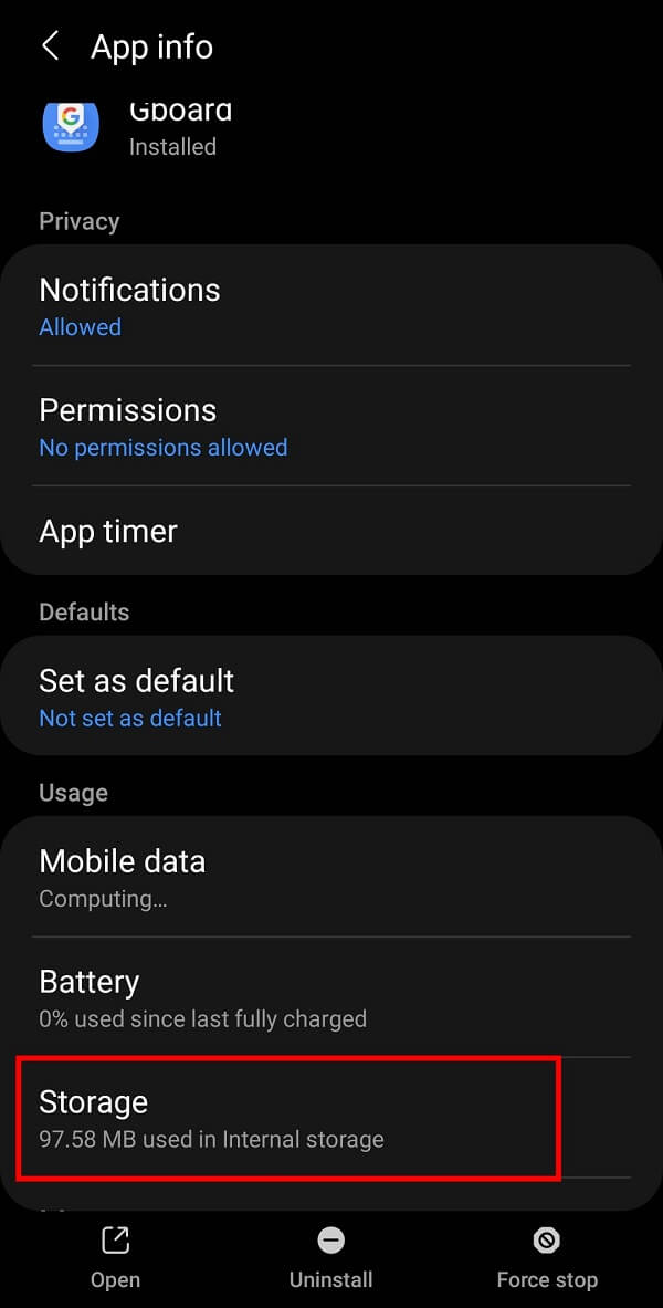 căutați și selectați Gboard din lista de aplicații instalate pe smartphone-ul dvs. Atingeți opțiunea Stocare.