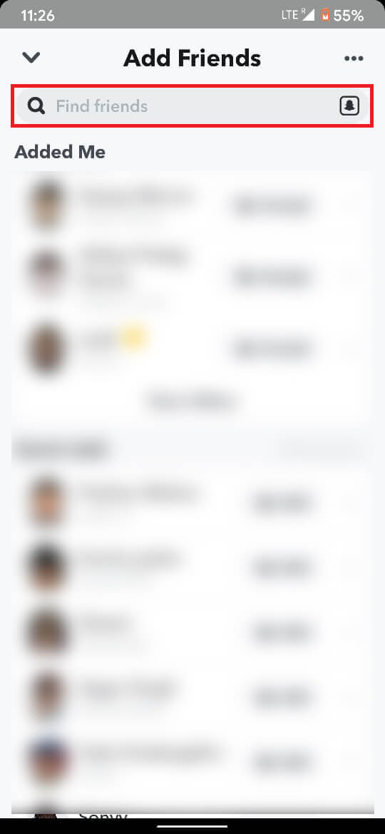 en tapant le nom de l'utilisateur dans la barre de recherche "Rechercher des amis"