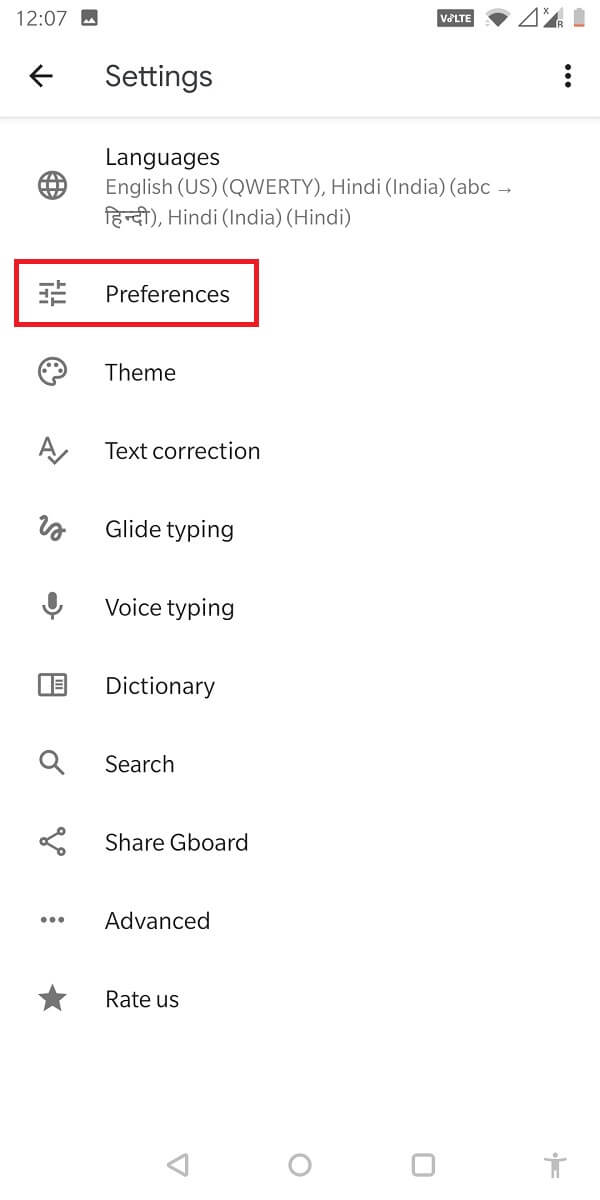 Sélectionnez l'application Gboard et appuyez sur "Préférences".