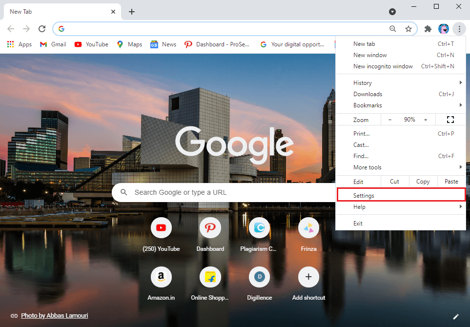 單擊屏幕右上角的三個垂直點，然後轉到設置。