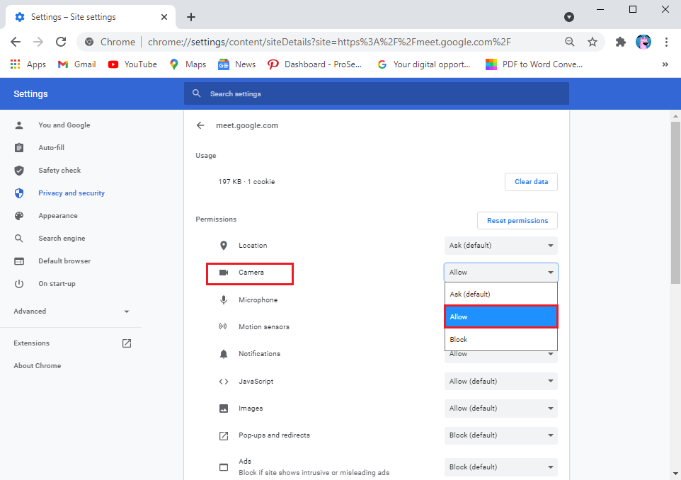 最後，單擊攝像頭和麥克風旁邊的下拉菜單，然後選擇允許。