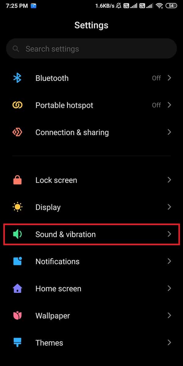 Faites défiler vers le bas et ouvrez Son et vibration | Réparer l'appel téléphonique Android va directement à la messagerie vocale