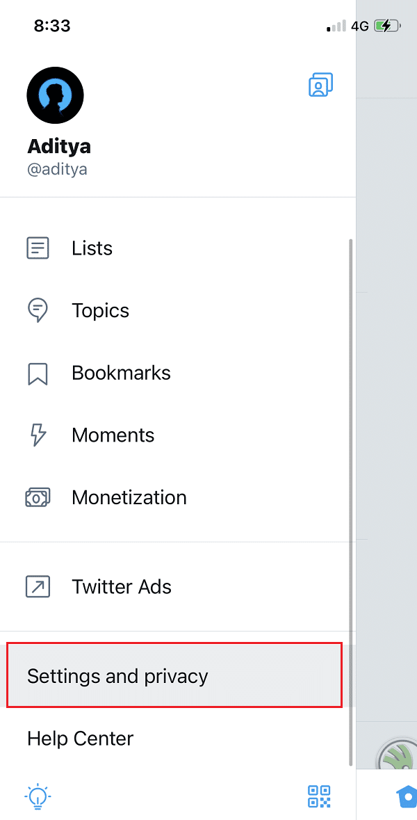 メニューから[設定とプライバシー]をタップします