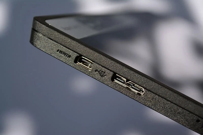 別のUSBポートまたはコンピューターを使用してみてください