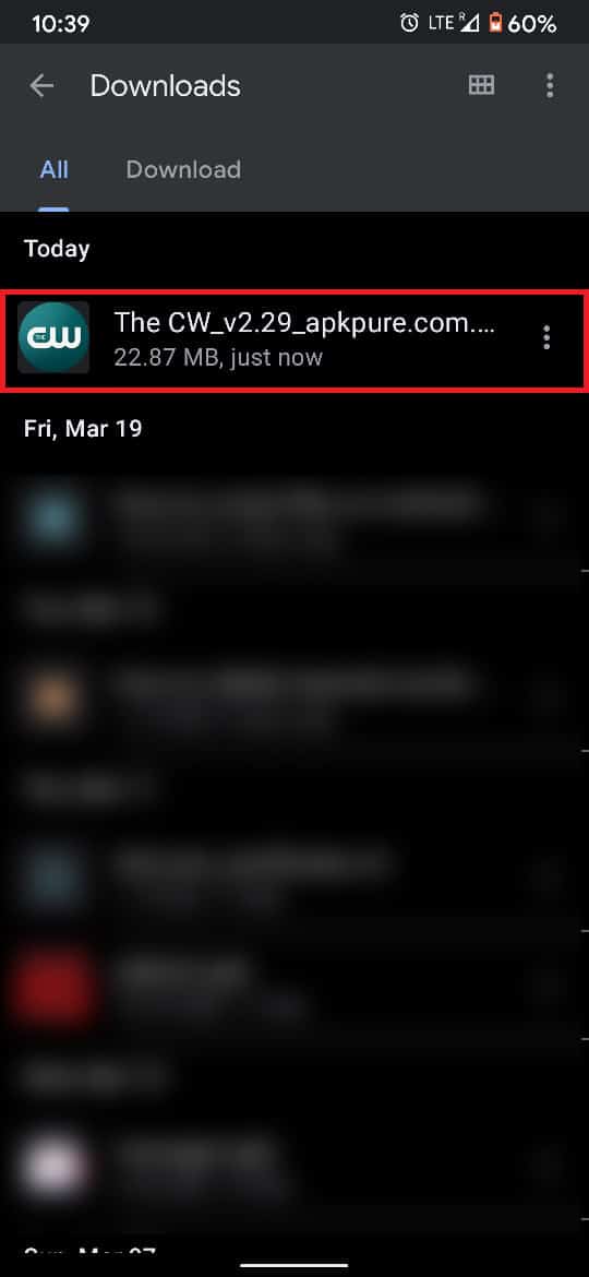 アプリのAPKバージョンを選択し、それをタップしてインストールします