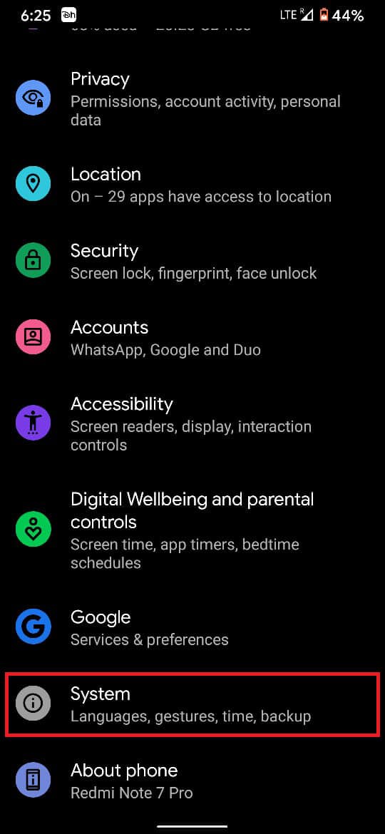 اضغط على إعدادات "النظام"