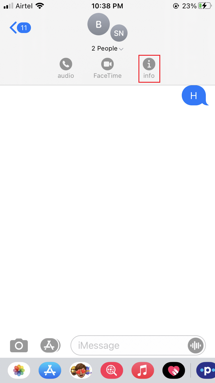 画面右上の情報アイコンをタップします
