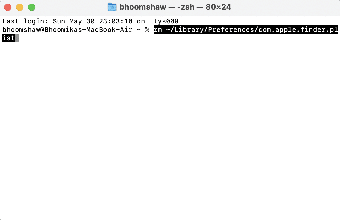 Aby użyć terminala, jeśli Finder zawiesi się, wpisz polecenie w wierszu poleceń
