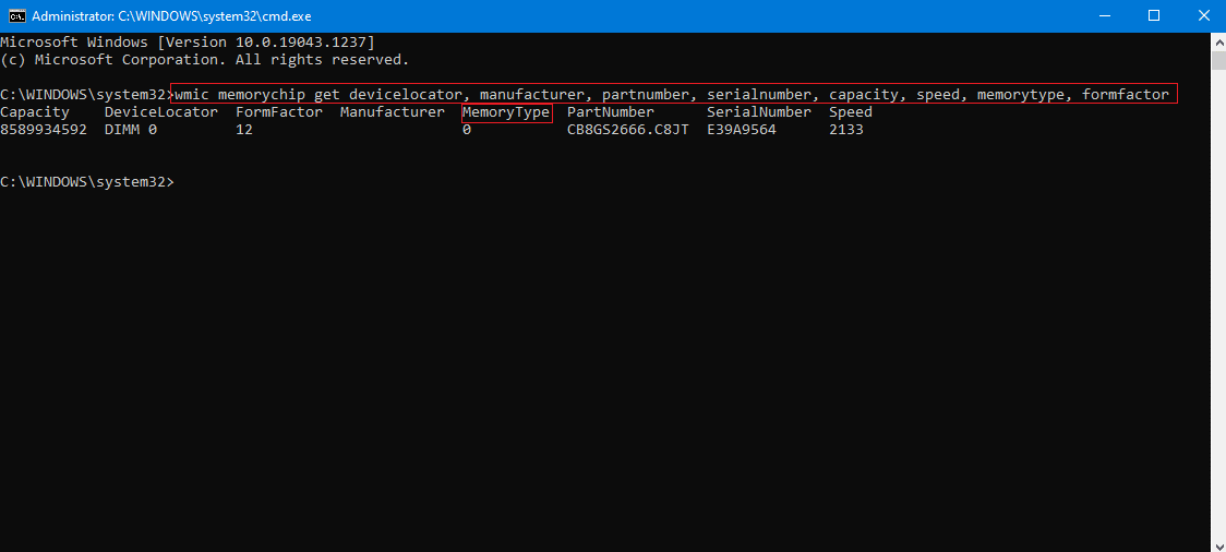 wmic memorychipを実行しているコマンドプロンプトget devicelocator、manufacturer、partnumber、serialnumber、capacity、speed、memorytype、formfactorコマンド