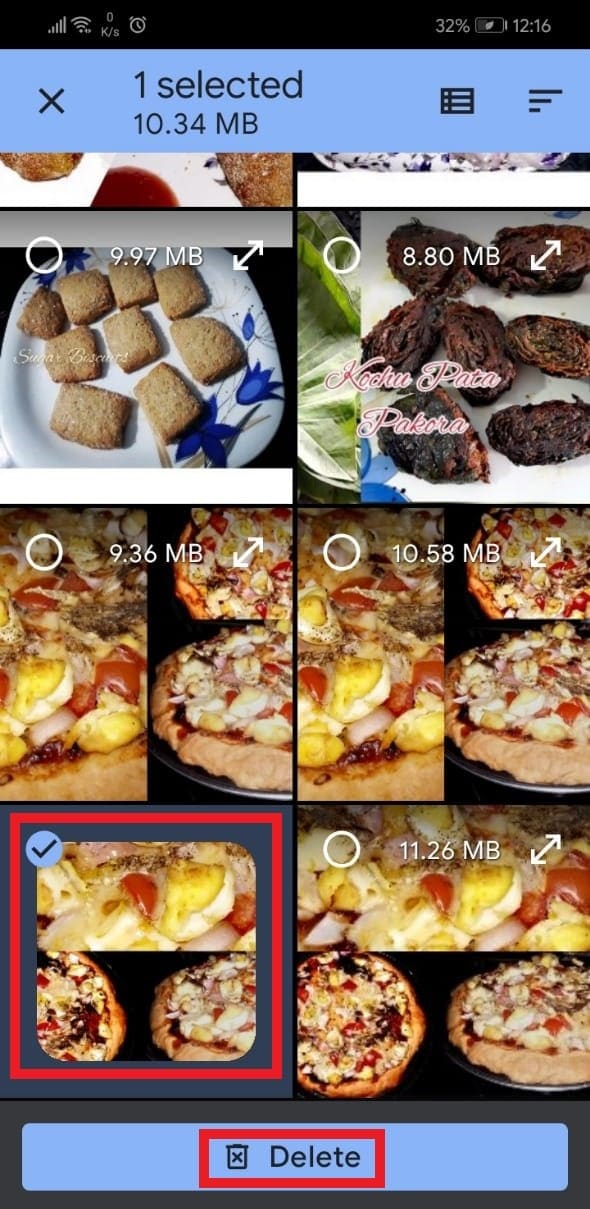 Wählen Sie die doppelte Datei in Google Drive aus und tippen Sie auf Löschen