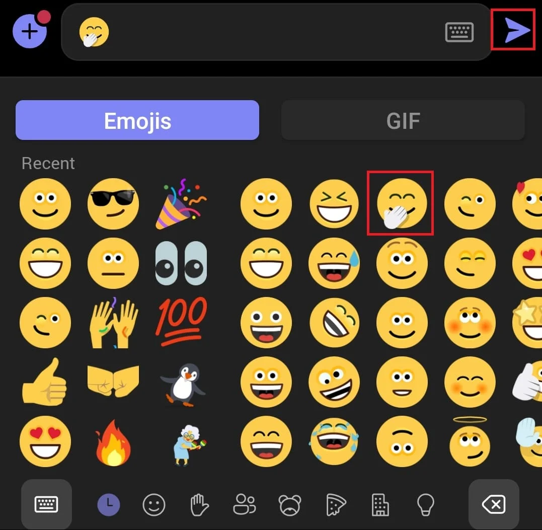 Göndermek istediğiniz emojiye dokunun. Göndermek için oka dokunun. Microsoft Teams Gizli İfadeleri Nasıl Kullanılır