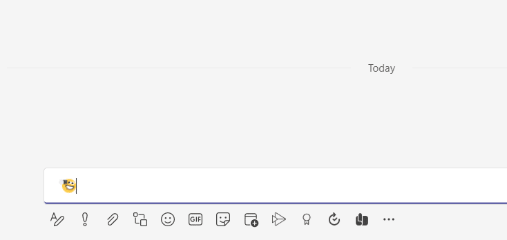 Emoji, sohbet metni alanında görünür. Göndermek için Enter'a basın.