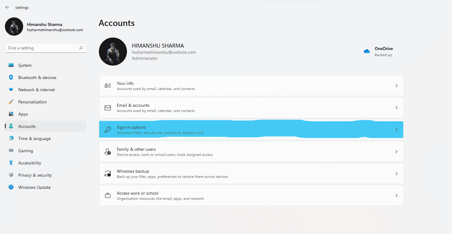 Vai alla sezione Account nel riquadro sinistro della finestra delle impostazioni, fai clic sulle opzioni di accesso tra le opzioni elencate. Come abilitare o disabilitare la password di riattivazione in Windows 11