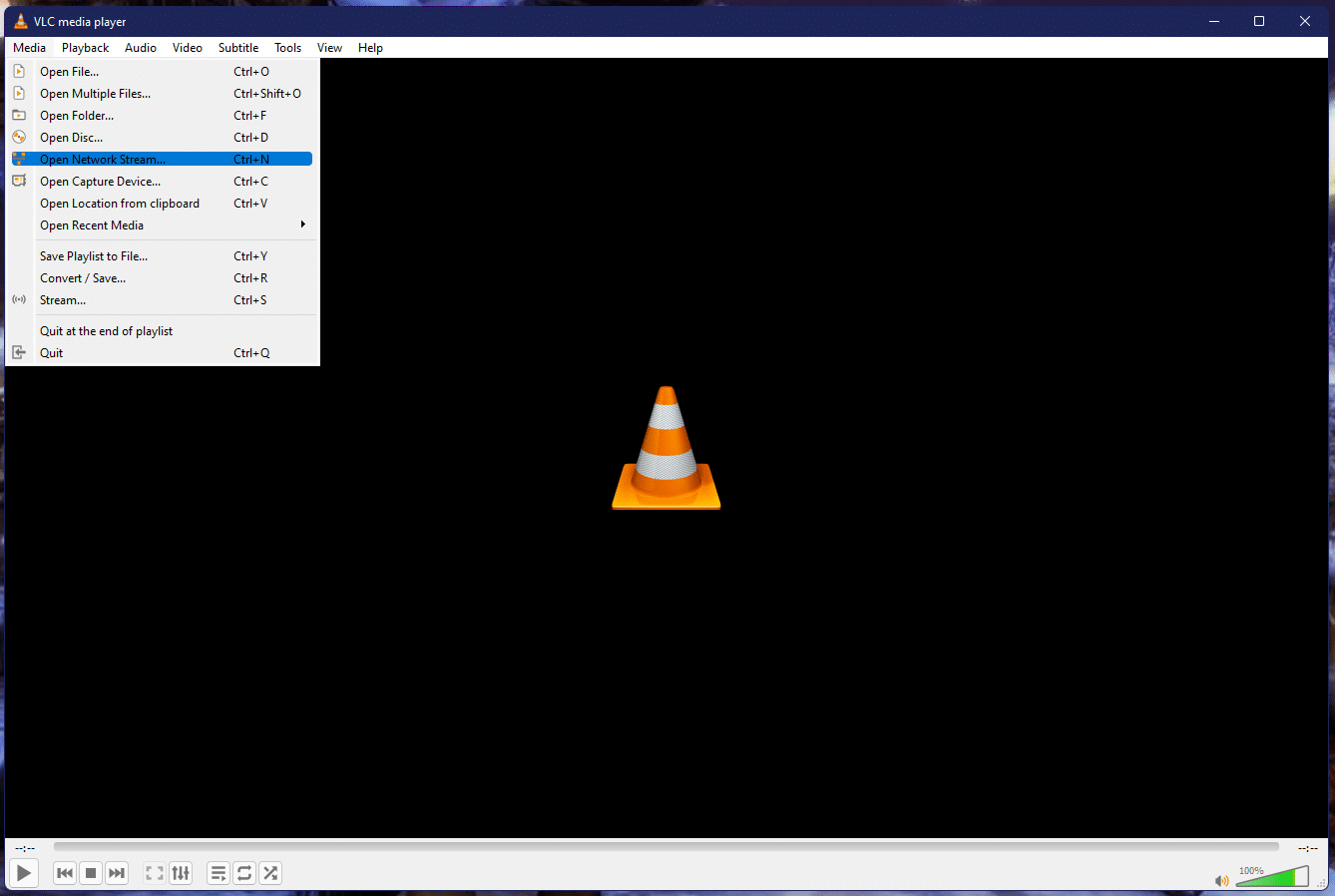 คลิกที่แท็บ Media แล้วเลือก Open Network Stream….