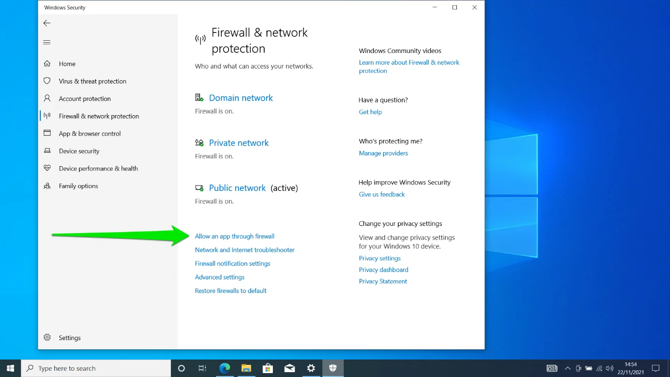 Haga clic en "Permitir una aplicación a través del firewall"