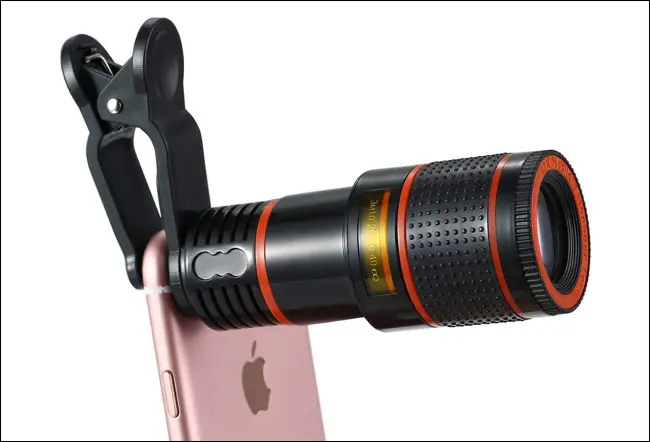 iPhone 上的夾式長焦鏡頭。