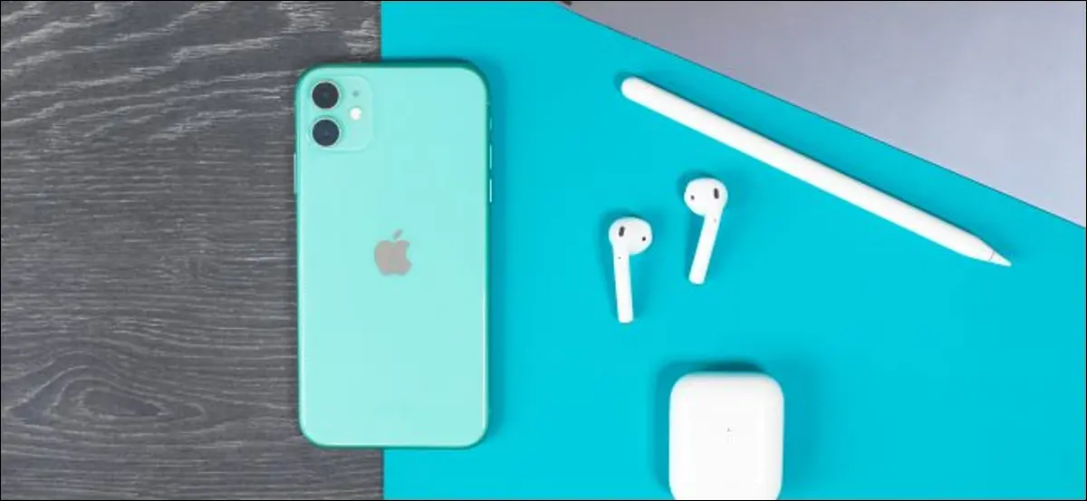 Un iPhone, iPad, AirPods e Apple Pencil