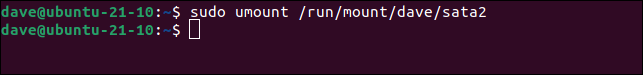 ใช้คำสั่ง umount เพื่อ unmount ระบบไฟล์