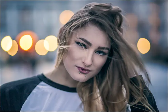 zdjęcie portretowe w niebieskiej godzinie