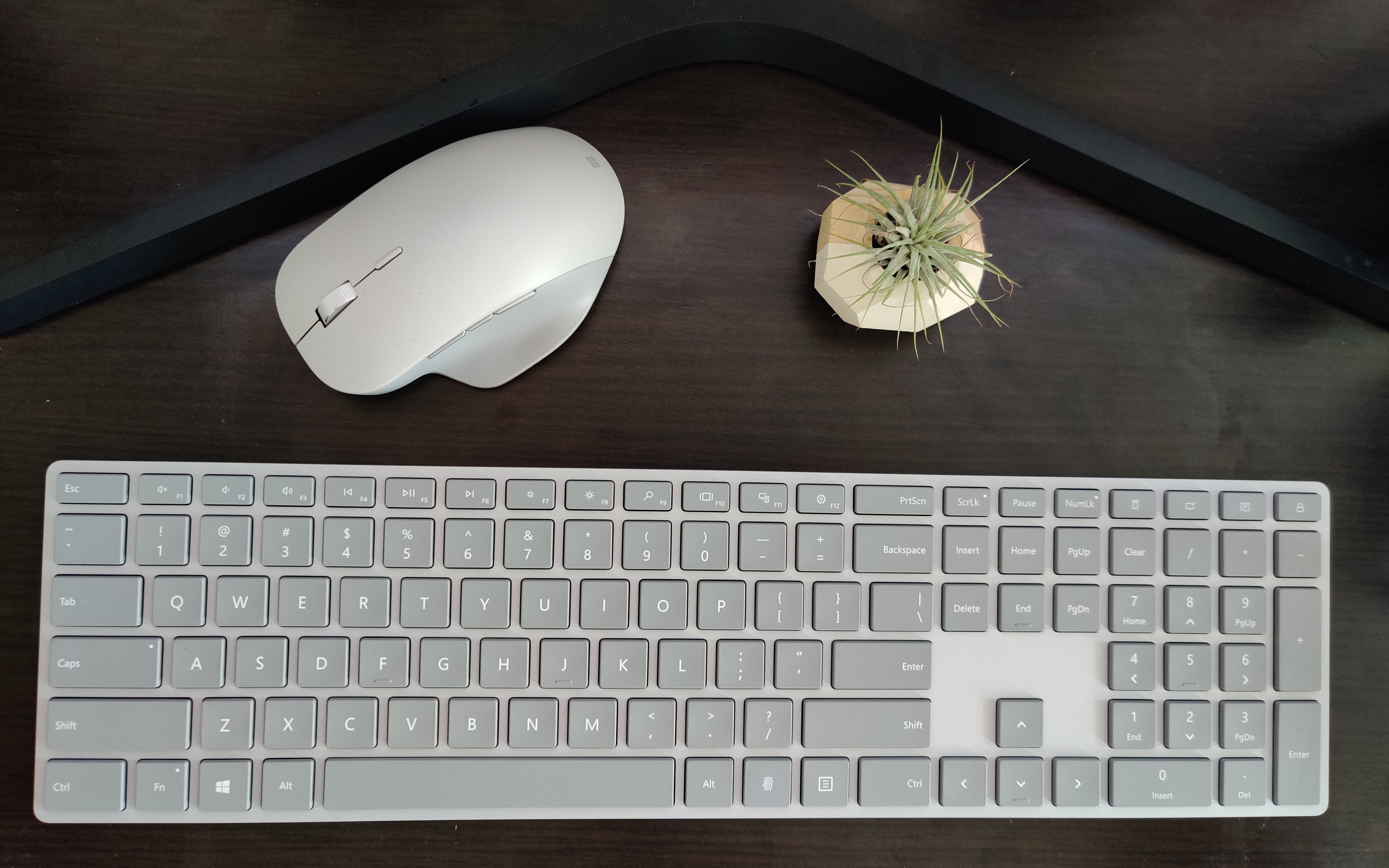 Teclado moderno da Microsoft com ID de impressão digital
