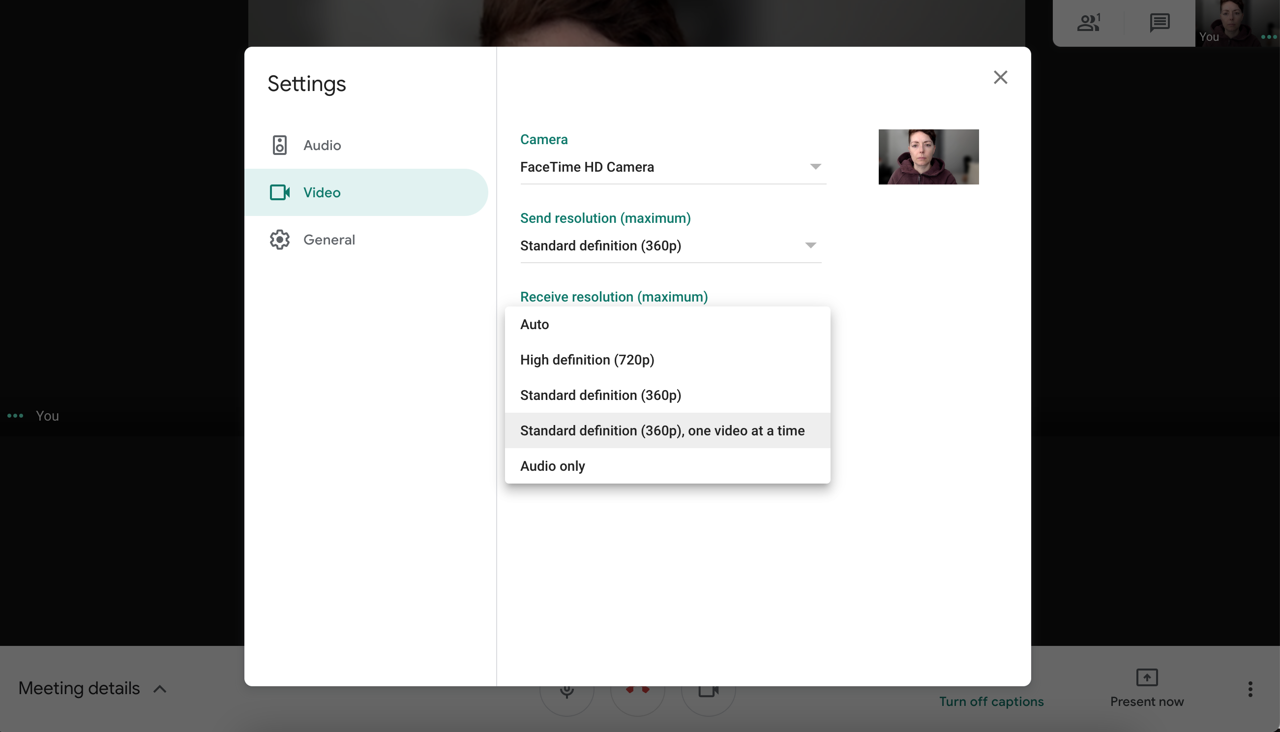 Menü für die Videoauflösung von Google Meet