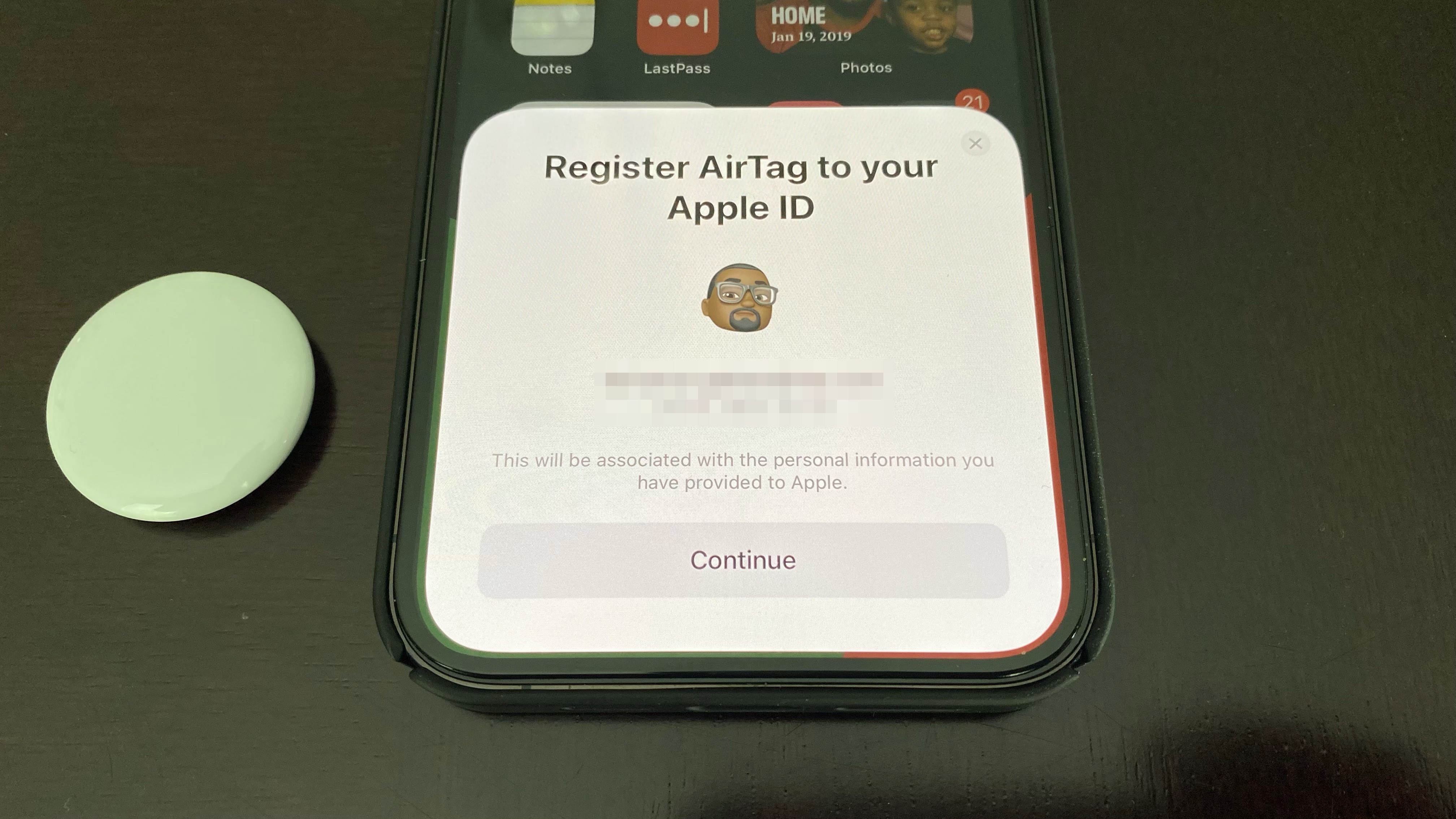 iPhone에 표시되는 Apple ID 및 Airtag 등록 메시지