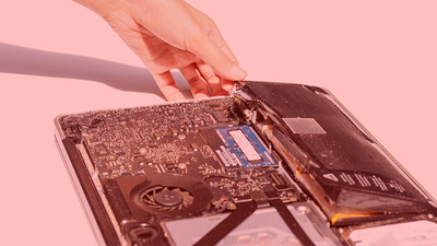Tolong, Baterai Laptop Saya Bengkak! Sekarang apa? Gambar