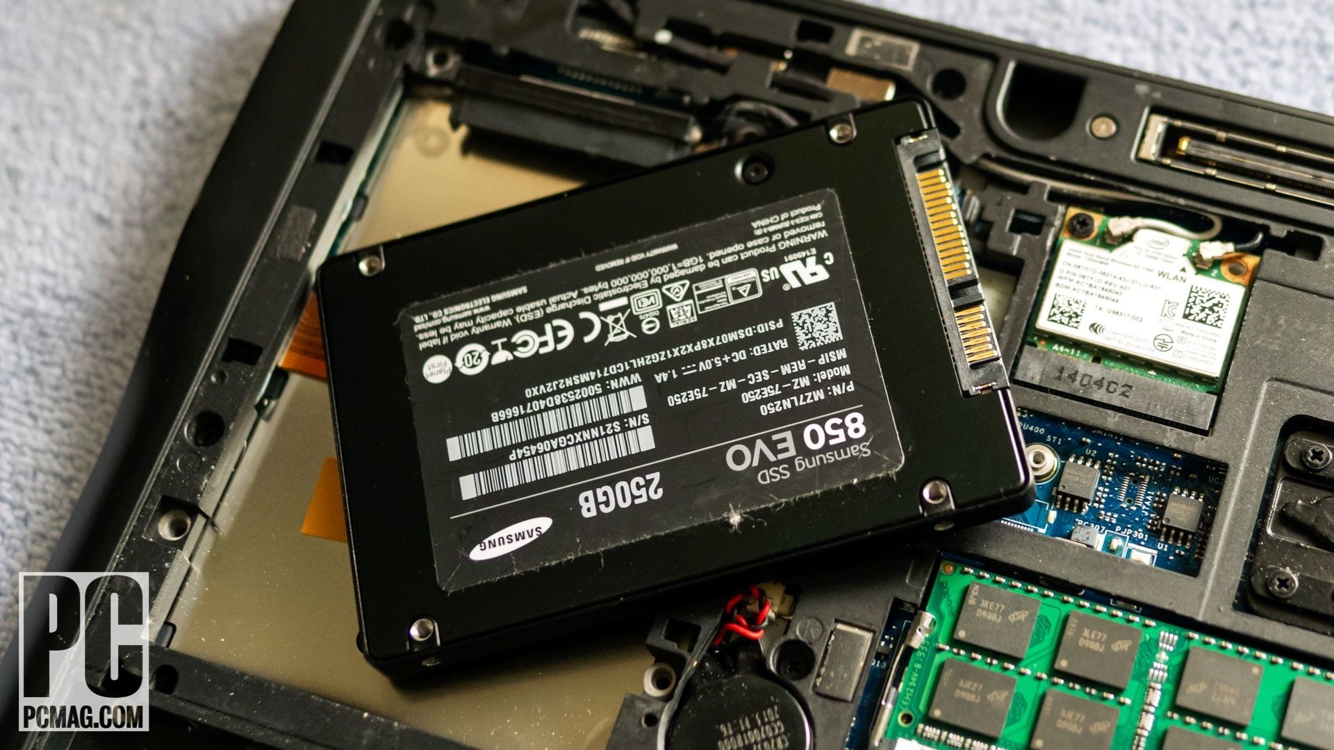 2.5 นิ้ว SATA SSD