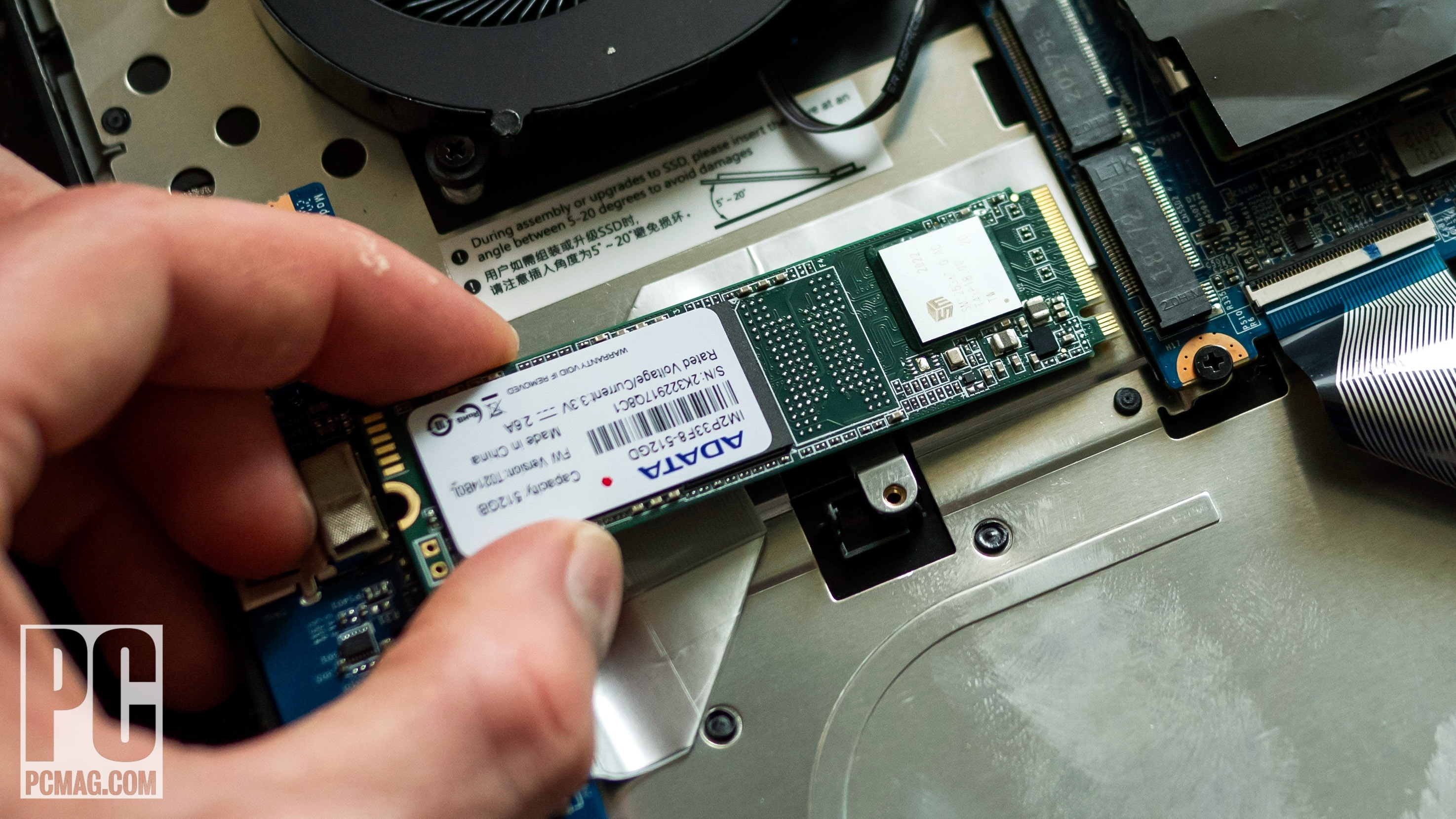 การถอด M.2 SSD