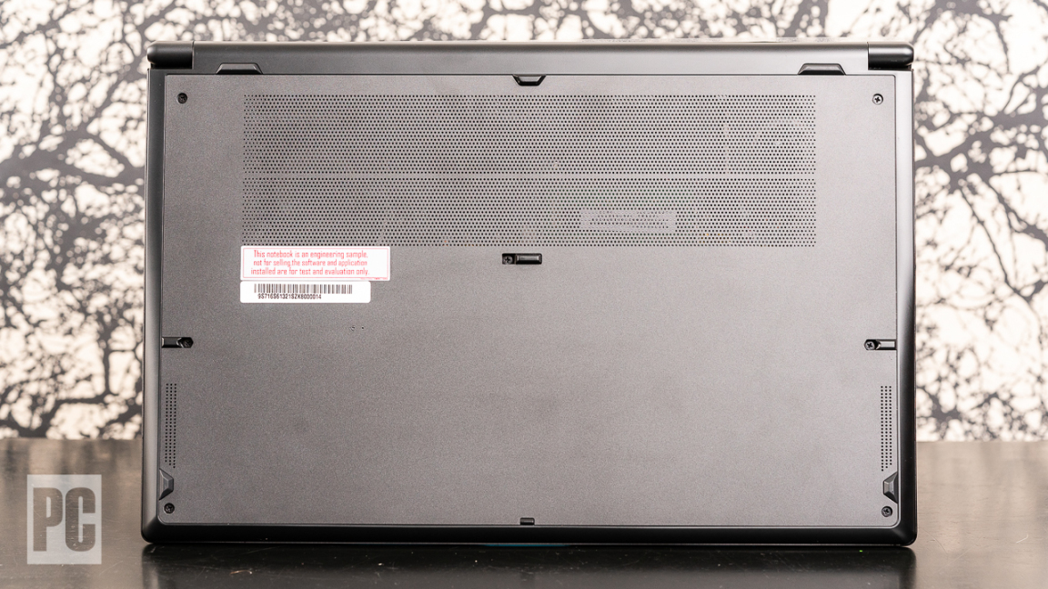 Parte inferiore del laptop con prese d'aria