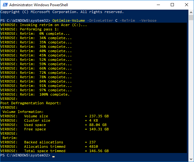 Pentru a optimiza și defragmenta un SSD, utilizați următoarea comandă în PowerShell