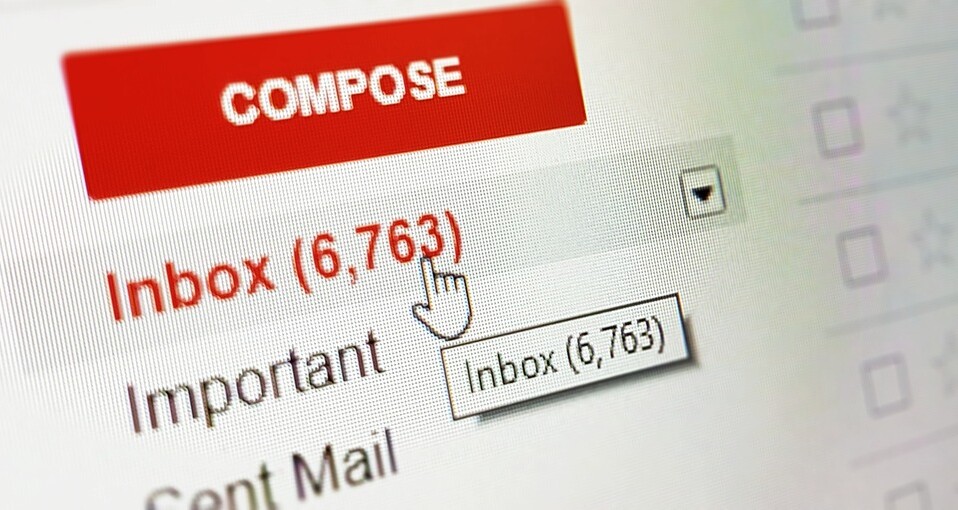 วิธีย้ายอีเมลจากบัญชี Gmail หนึ่งไปยังอีกบัญชีหนึ่งอย่างง่ายดาย