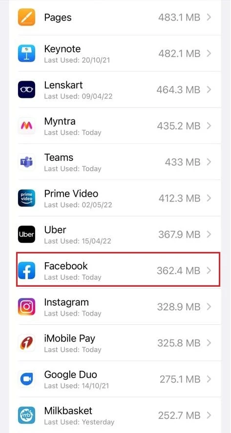 Wischen Sie nach unten und tippen Sie in den allgemeinen iPhone-Einstellungen auf Facebook