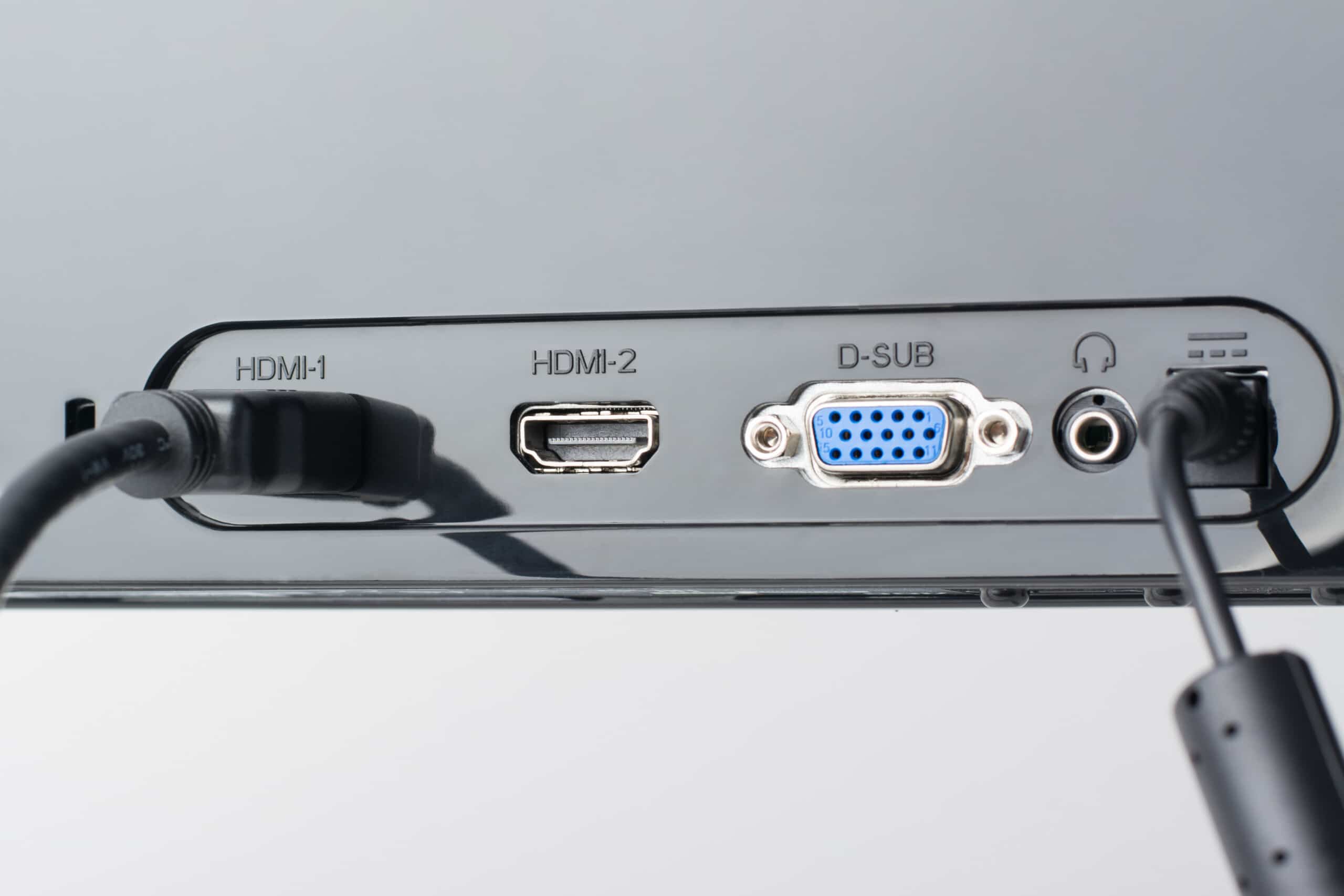 panel belakang-monitor-berbeda-port-hdmi