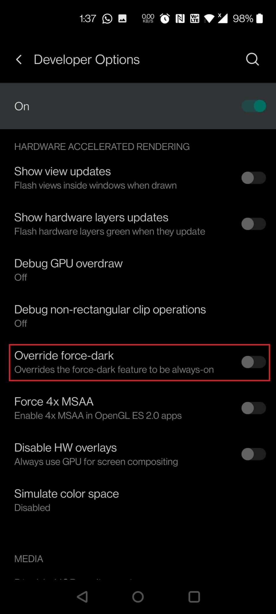 Włącz przełącznik Override Force-Dark