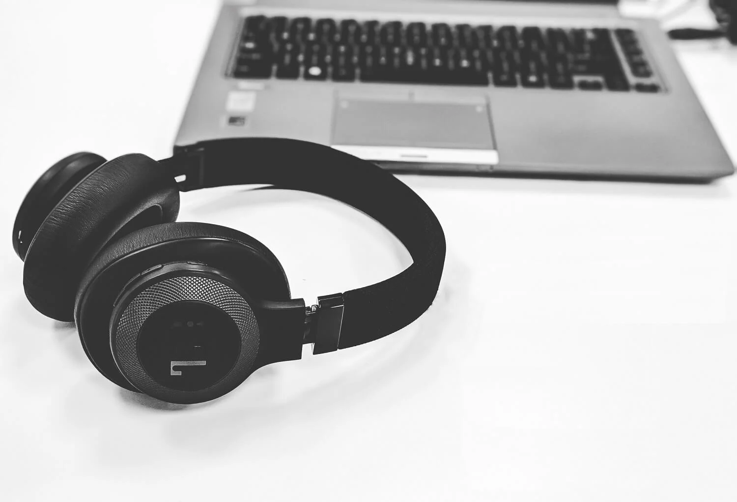 auriculares. Arreglar el conector de audio frontal que no funciona en Windows 10