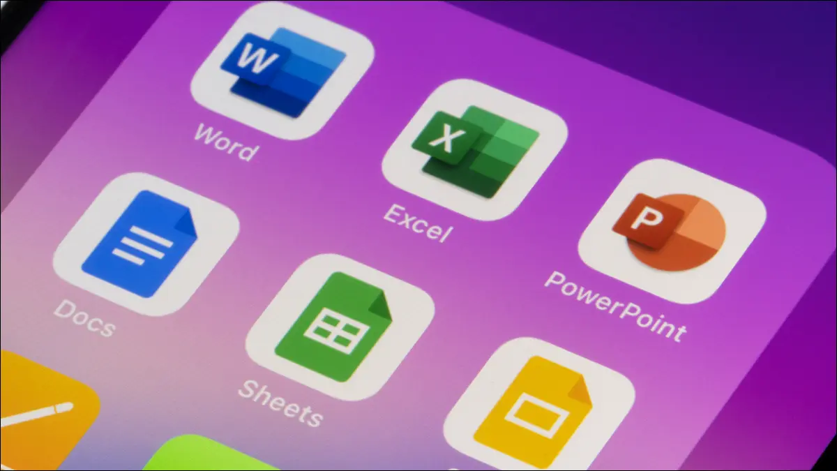 Tampilan closeup layar ponsel cerdas yang menampilkan aplikasi Microsoft Office di sebelah aplikasi Google.