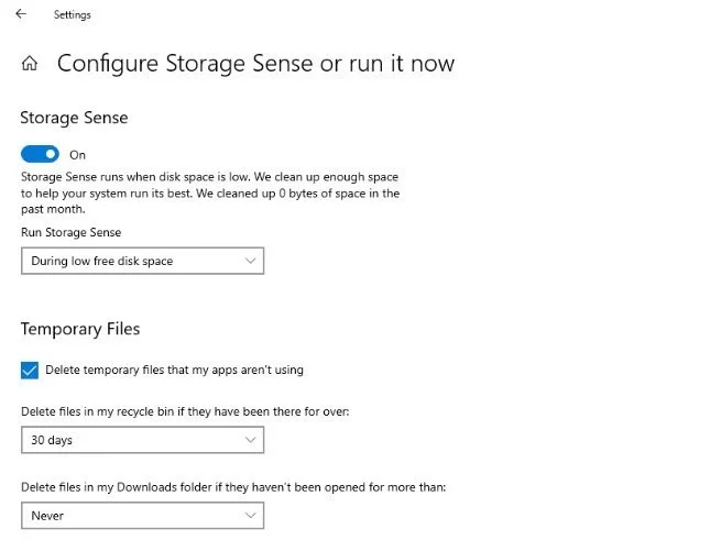Você também pode configurar uma ferramenta conhecida como Storage Sense para ajudá-lo a se livrar de arquivos temporários quando seu computador acumular muitos deles