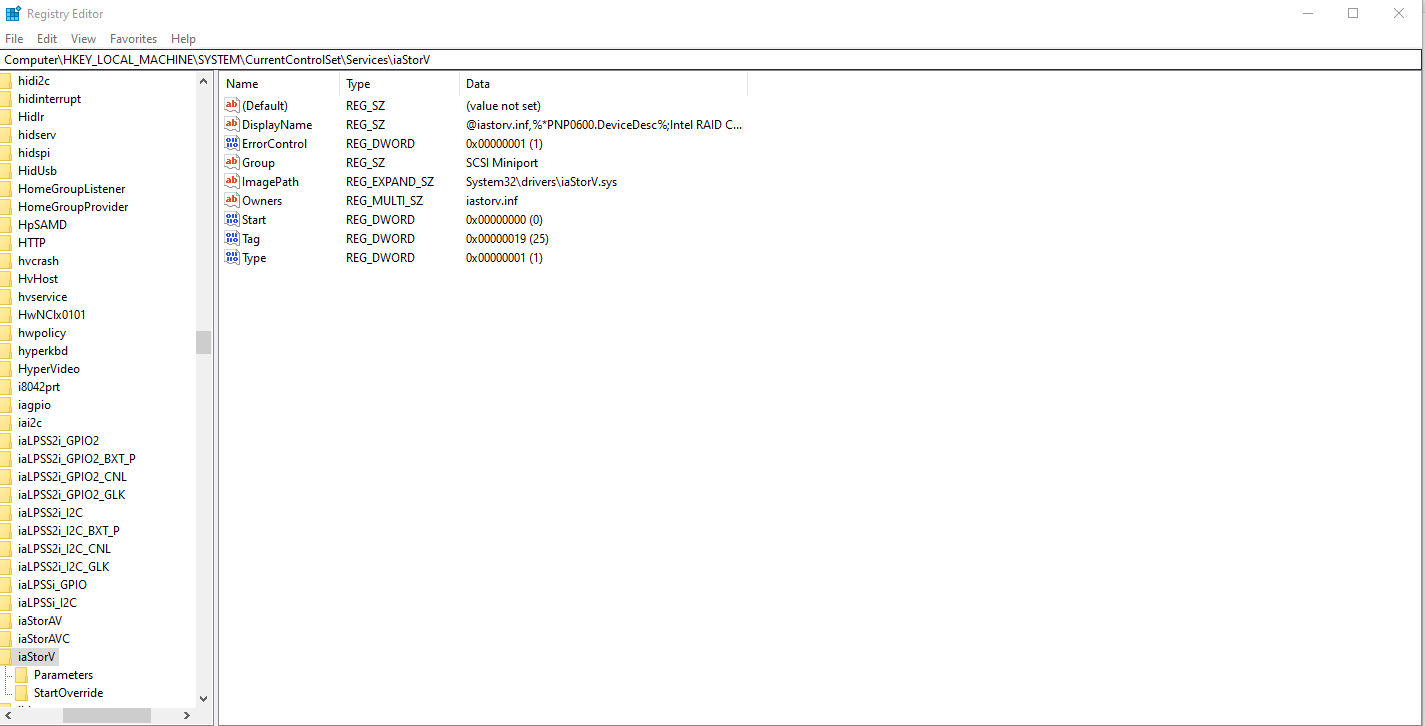 Vai a HKEY_LOCAL_MACHINE\System\CurrentControlSet\services\iaStorV e modifica il valore iniziale di reg_dword da 3 a 0