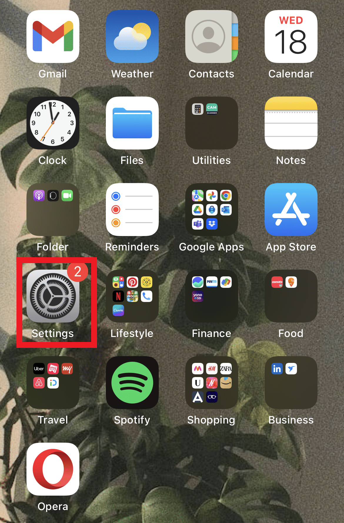 Przejdź do Ustawień na swoim iPhonie.