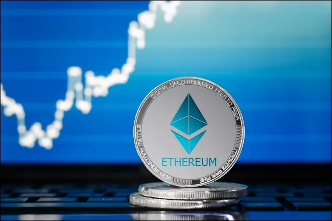 Sebuah koin Ethereum.
