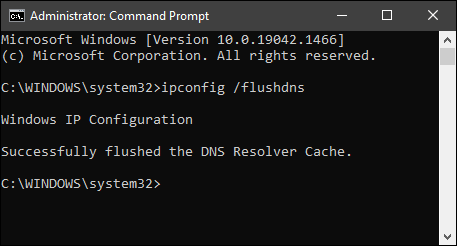 แสดงข้อความ "การกำหนดค่า IP ของ Windows ล้างแคชตัวแก้ไข DNS สำเร็จ" ในพรอมต์คำสั่ง