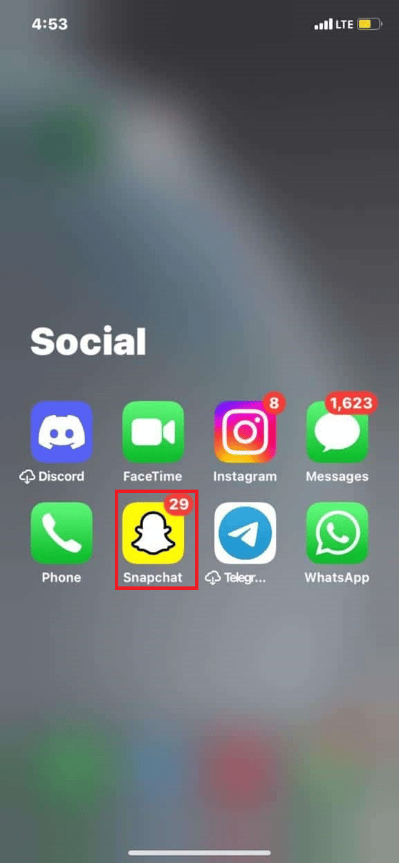 حدد موقع تطبيق Snapchat وانقر عليه لفتحه