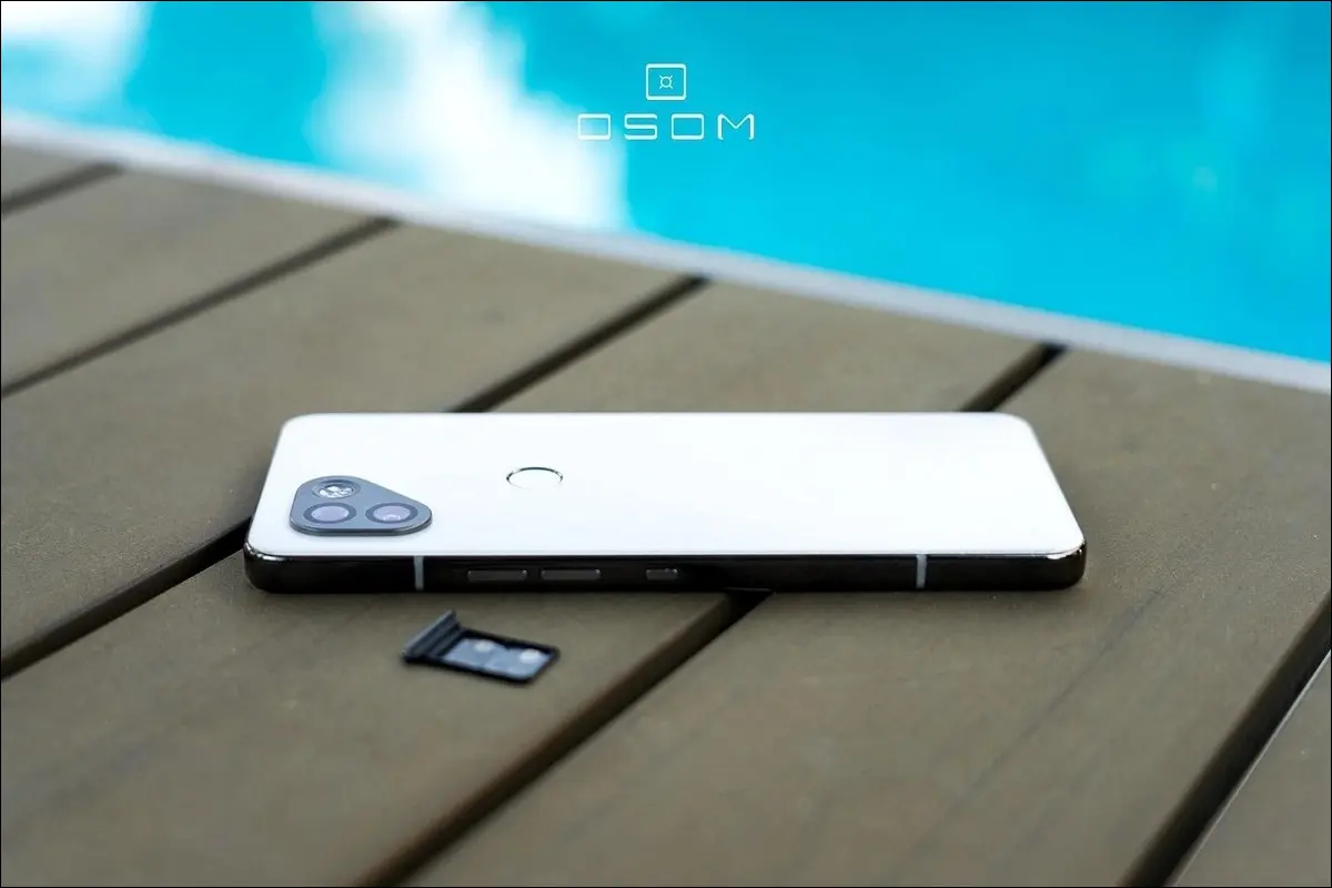 桌上的 OSOM OV1 電話