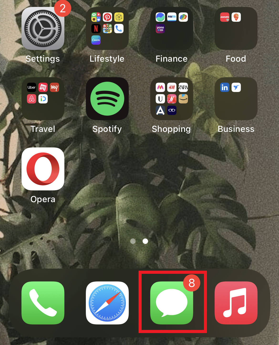 iPhoneでメッセージを開きます。